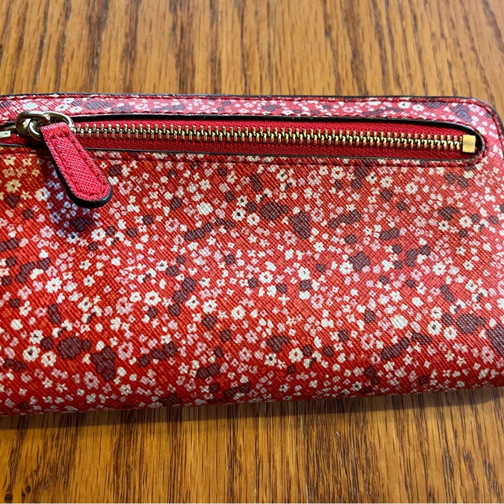 Michael Kors Red and White Floral Wristlet/phone case - Picture 6 of 7